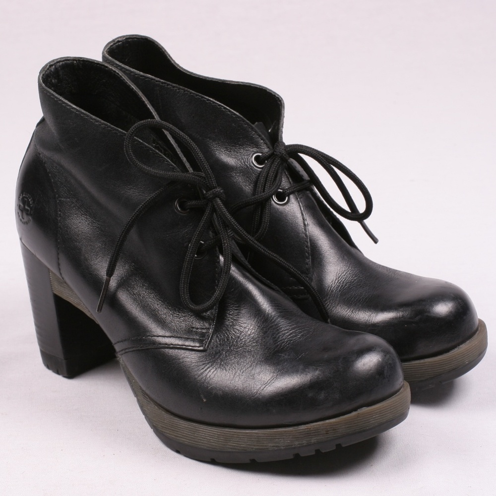 Dr. Martens Black Leather Lace Vivian Ankle Boot 8